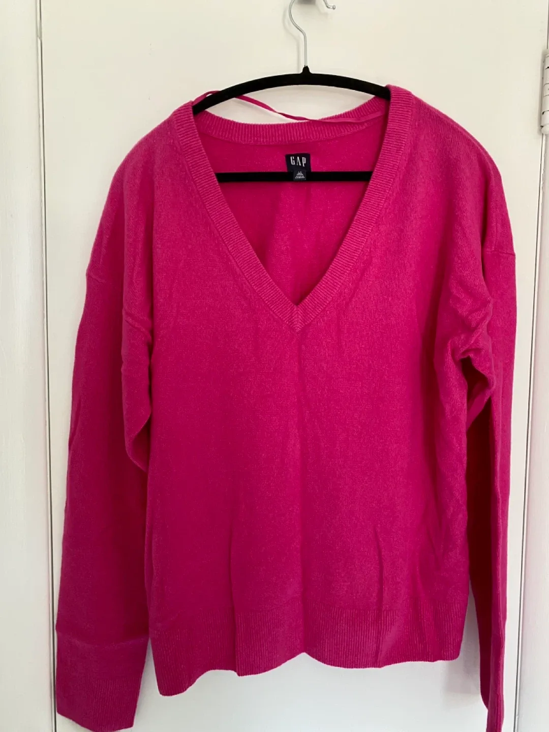 Gap L Tall Pink V-Neck Sweater