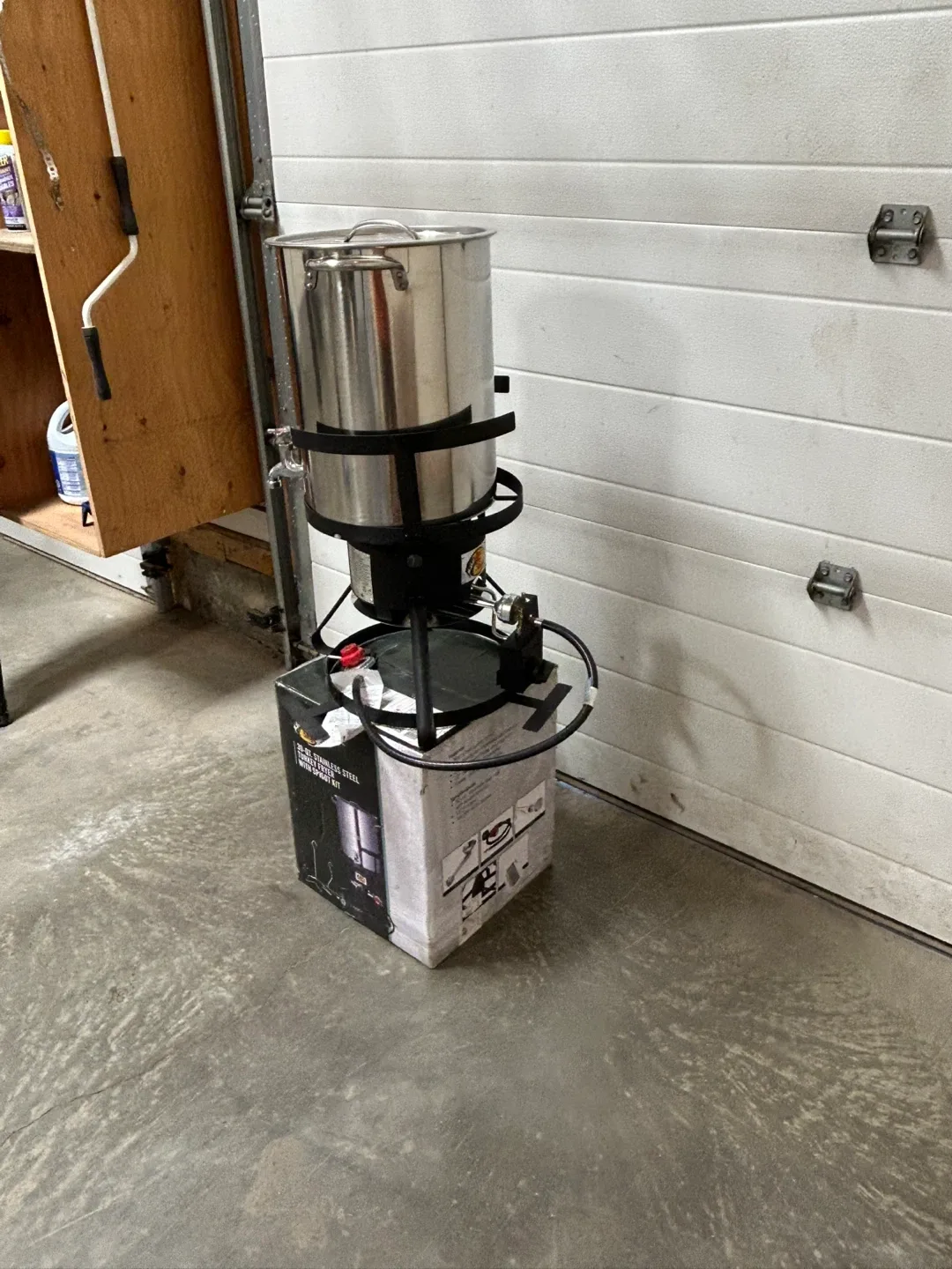 Bass Pro Shops 30-QT Stainless Steel Turkey Fryer Kit image indicator(2)