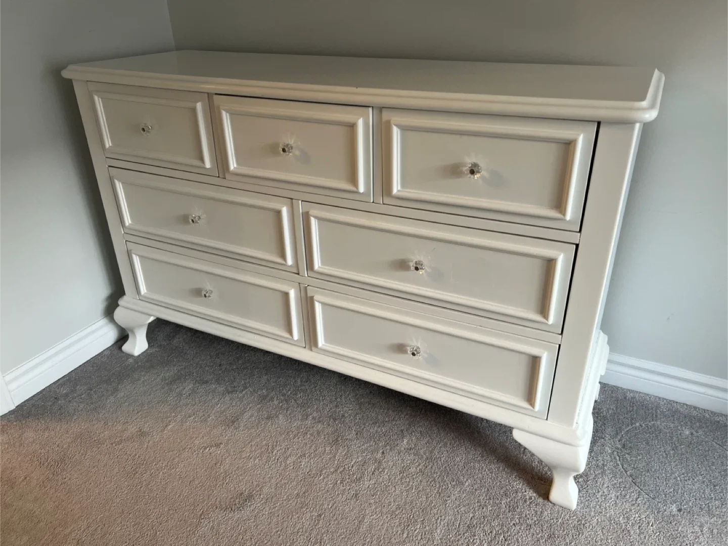 White 7-Drawer Dresser & Nightstand Set