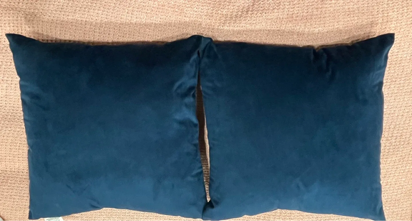 Assorted Pillows image indicator(3)