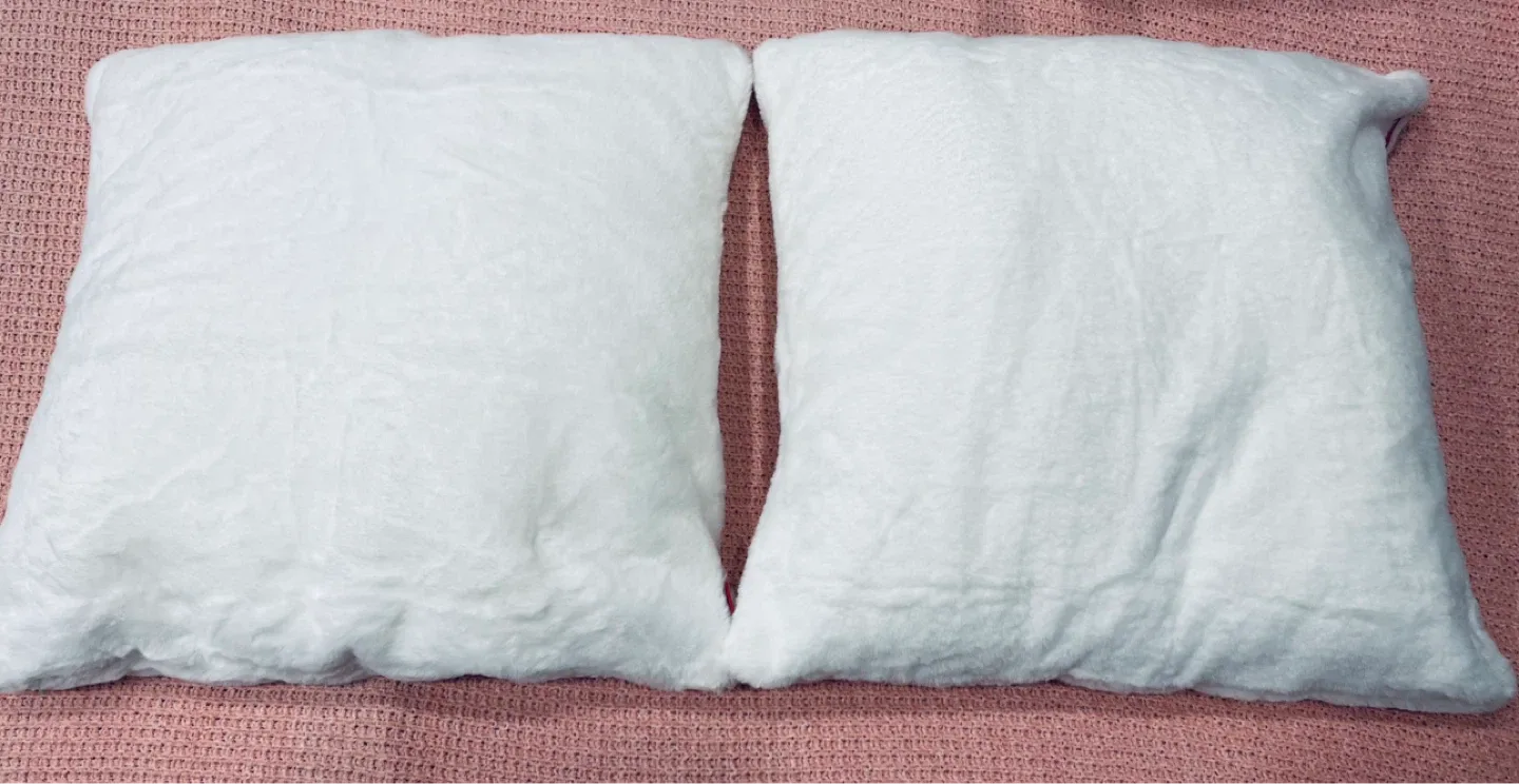 Assorted Pillows image indicator(4)