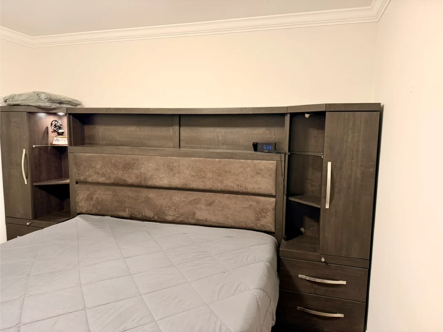 Headboard and Sidebed Storage (wall unit) image indicator(3)