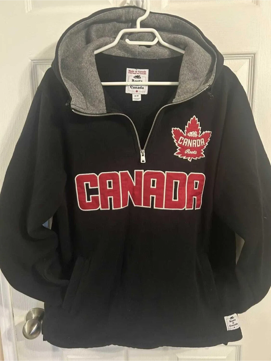 Roots Canada Hoodie - Size M