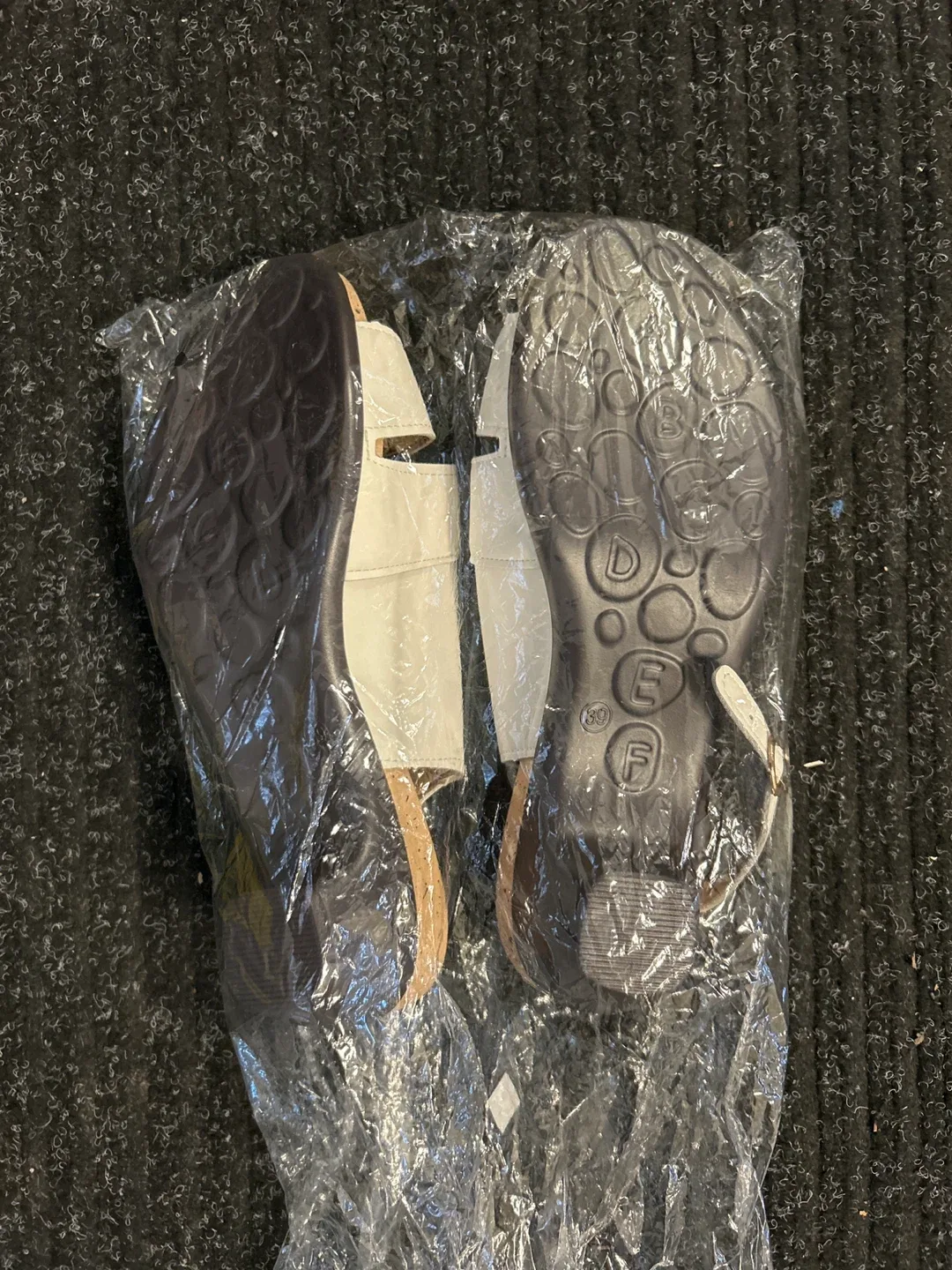 White Sandals Size 39 (New) image indicator(2)