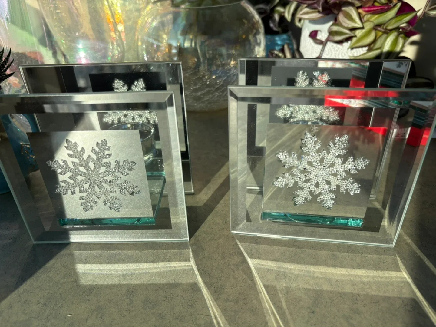 Set of 3 Snowflake Mirror Tealight Holder image indicator(2)