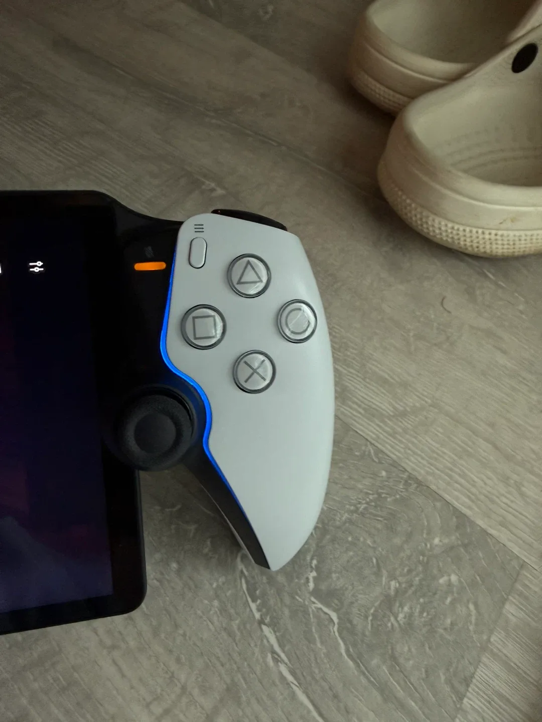 Sony PlayStation Backbone One image indicator(7)