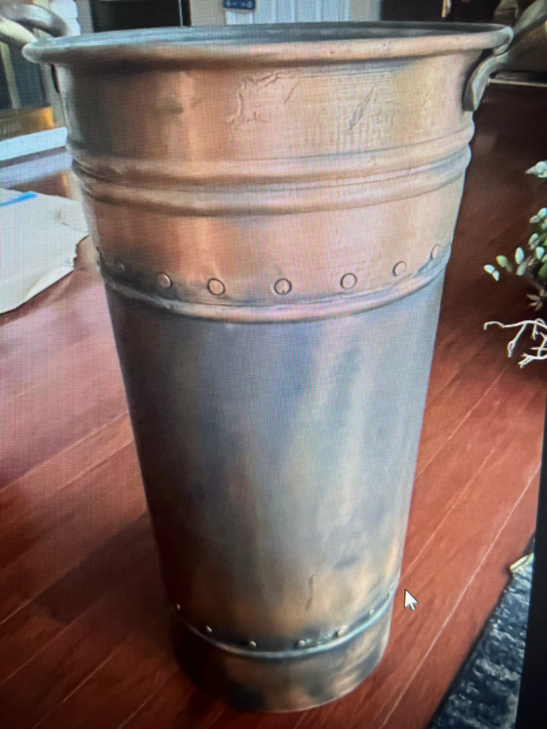 Bronze floor vases