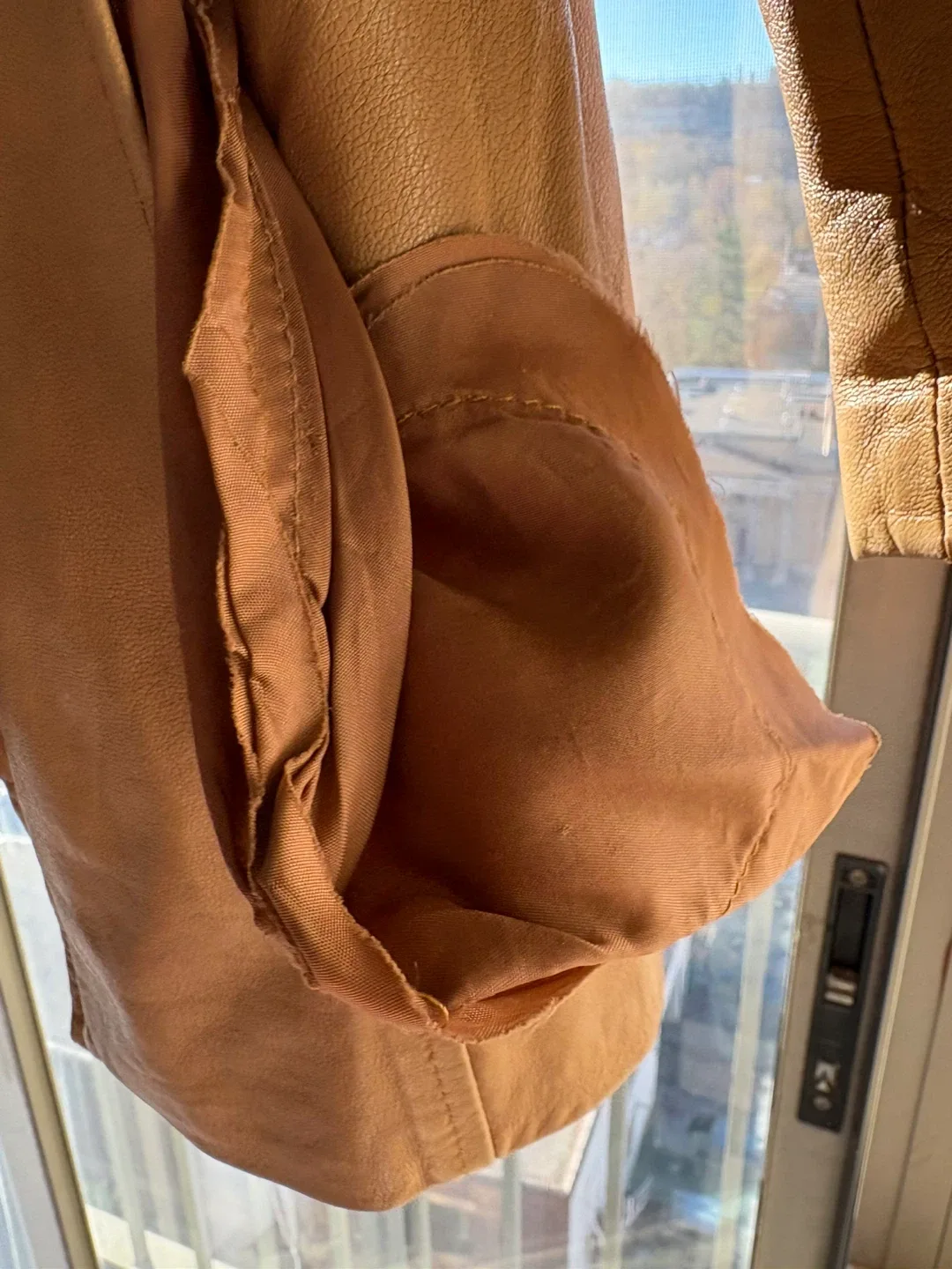 Danier Leather Jacket - Size M/W image indicator(3)