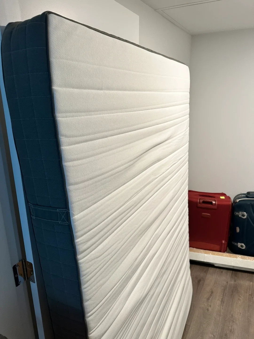 Malm IKEA Full bed frame and mattress image indicator(7)