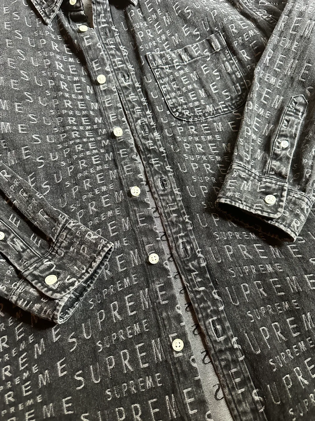 SS21 SUPREME WARP LOGO BUTTON DOWN DENIM SHIRT MEN MEDIUM image indicator(4)