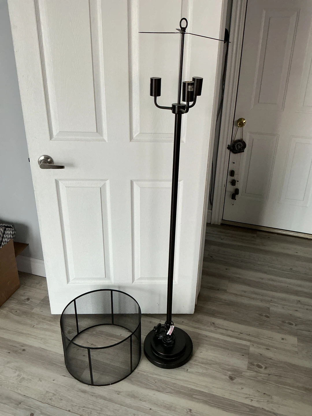🖤 Modern Black Iron Floor Lamp – DIY Friendly!