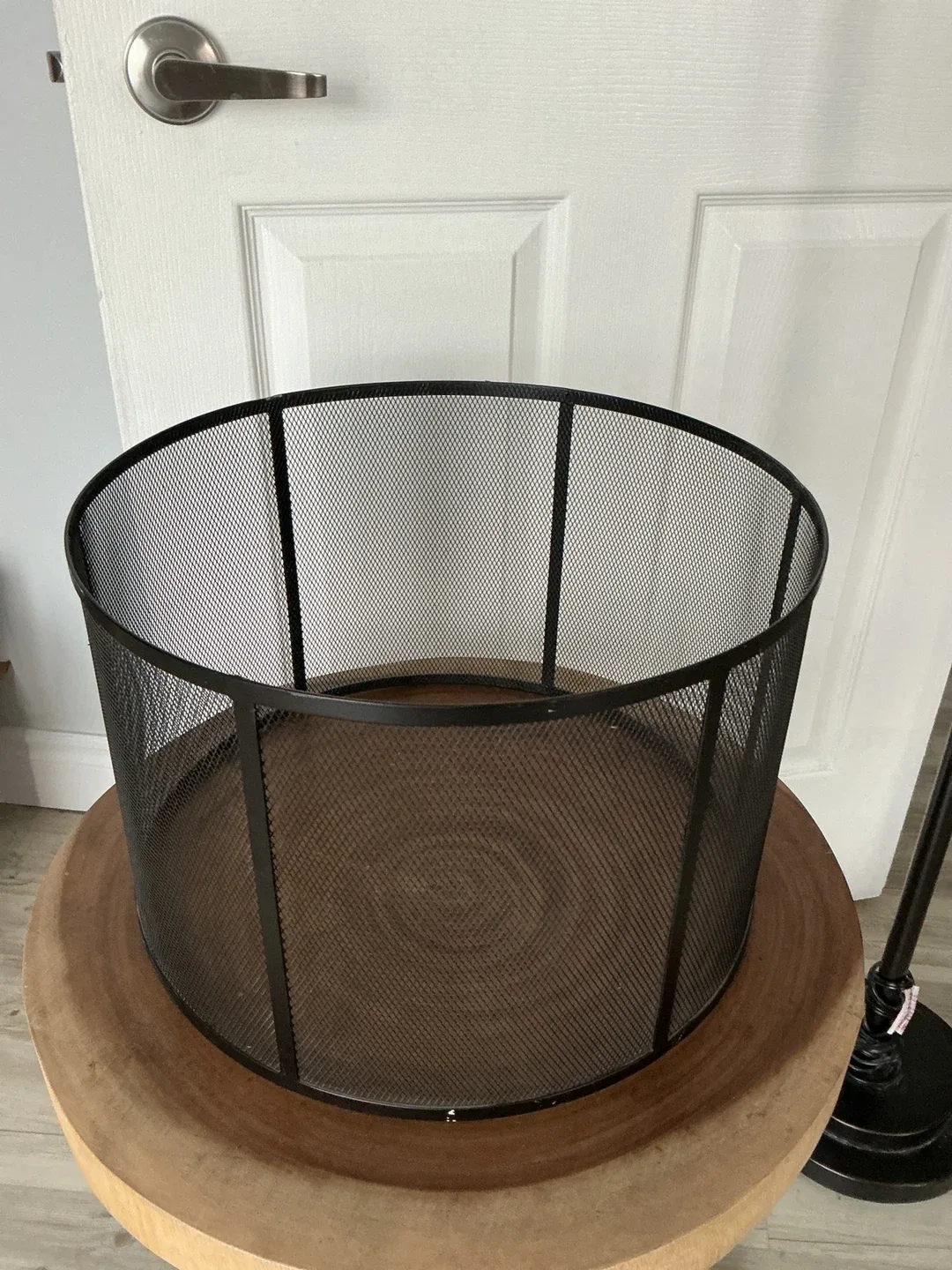 🖤 Modern Black Iron Floor Lamp – DIY Friendly! image indicator(3)