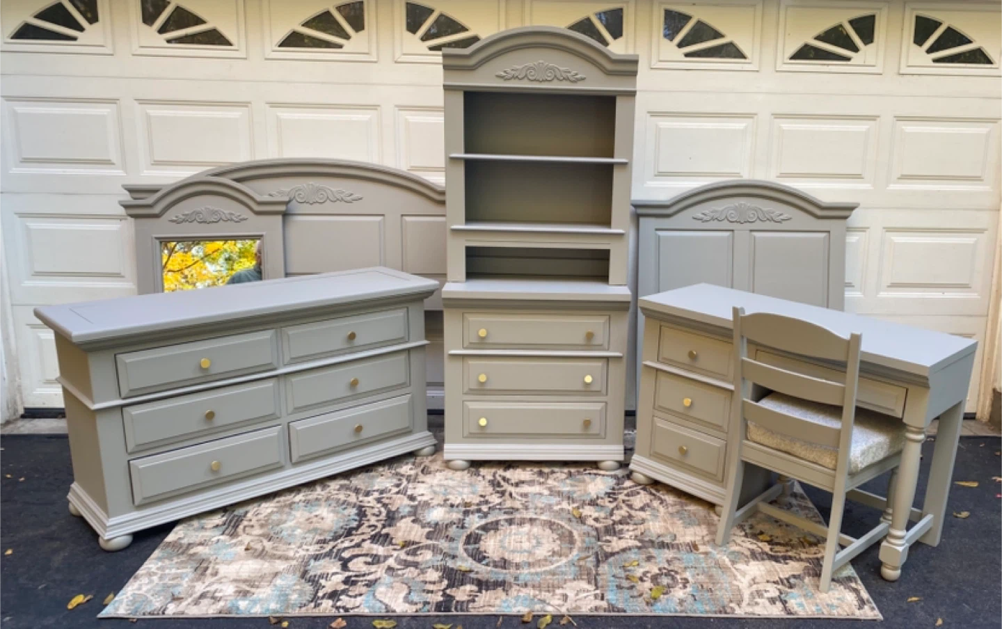 Dressers/Bedroom Set