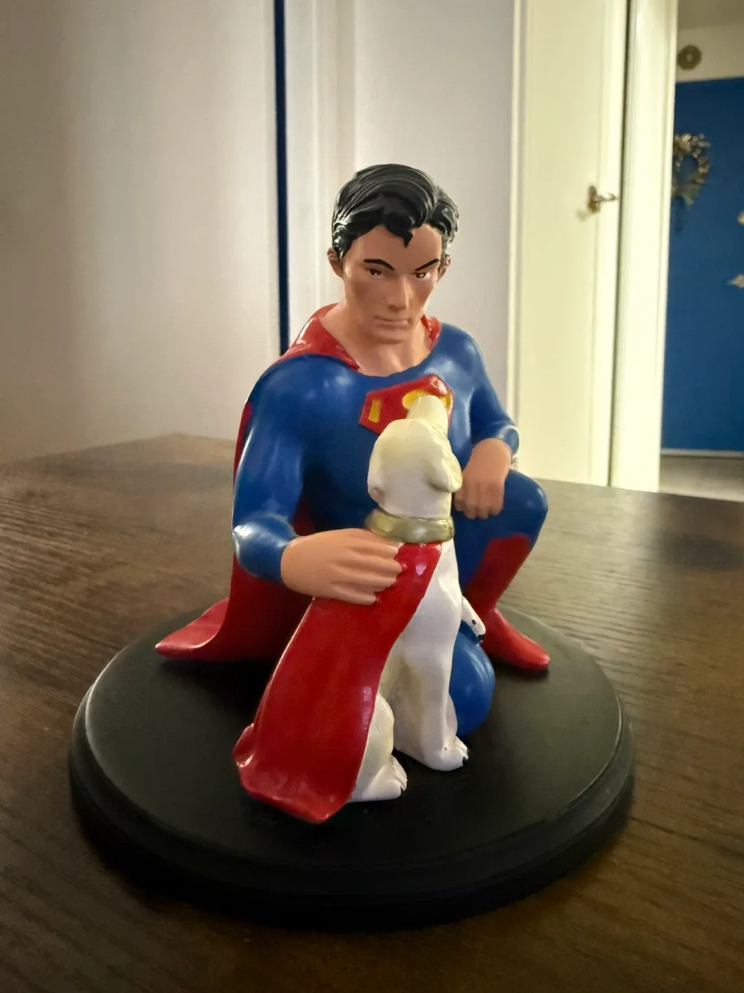 Superman & Krypto Figurine image indicator(2)