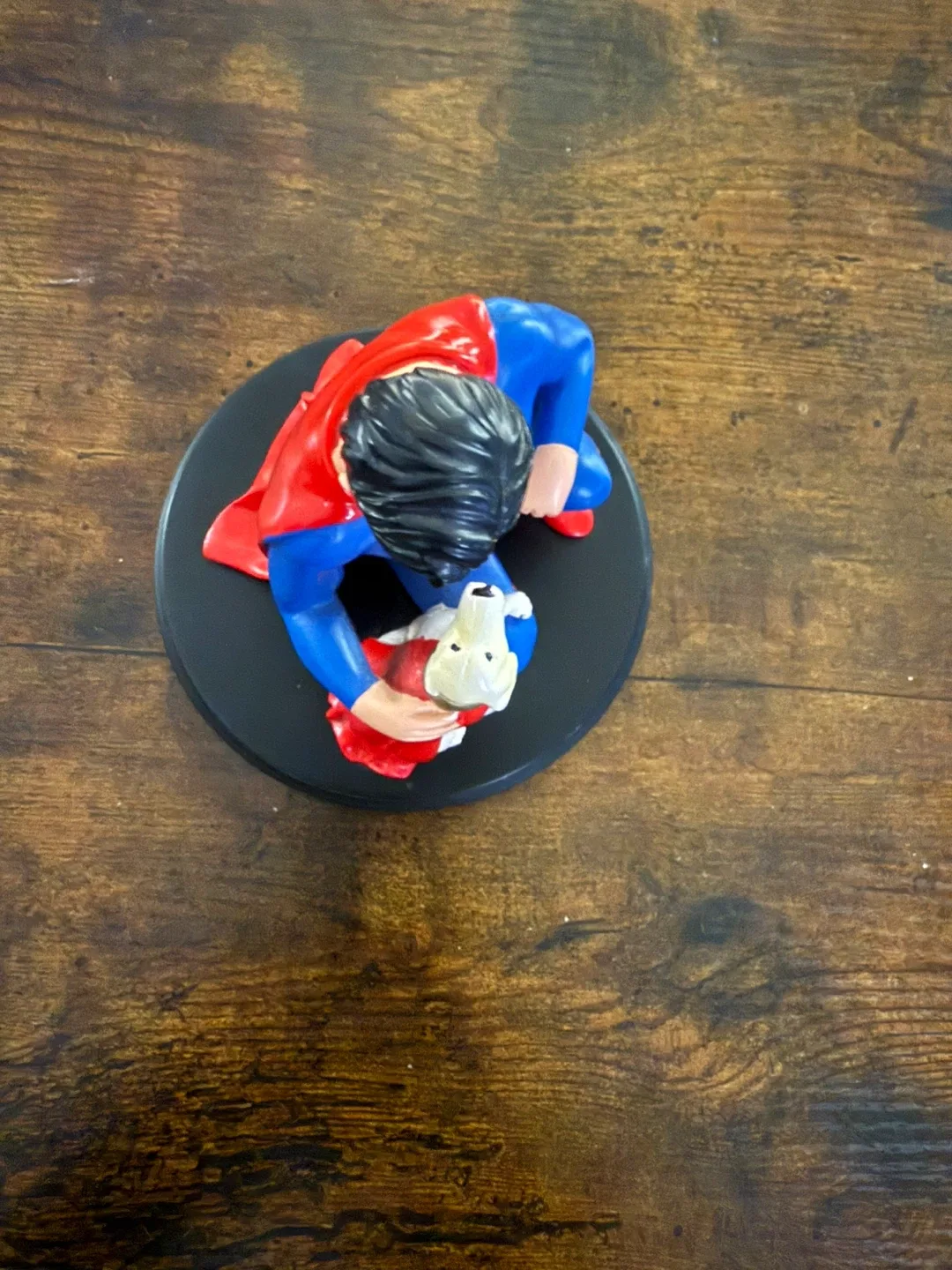 Superman & Krypto Figurine image indicator(7)