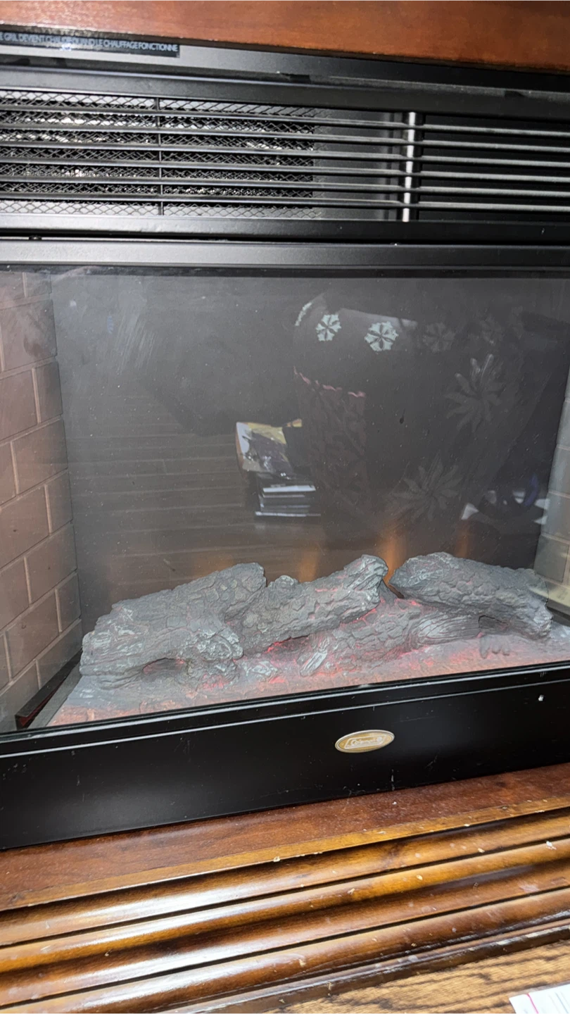 Like new Electric Fireplace- selling as moving to smaller place - photo 2