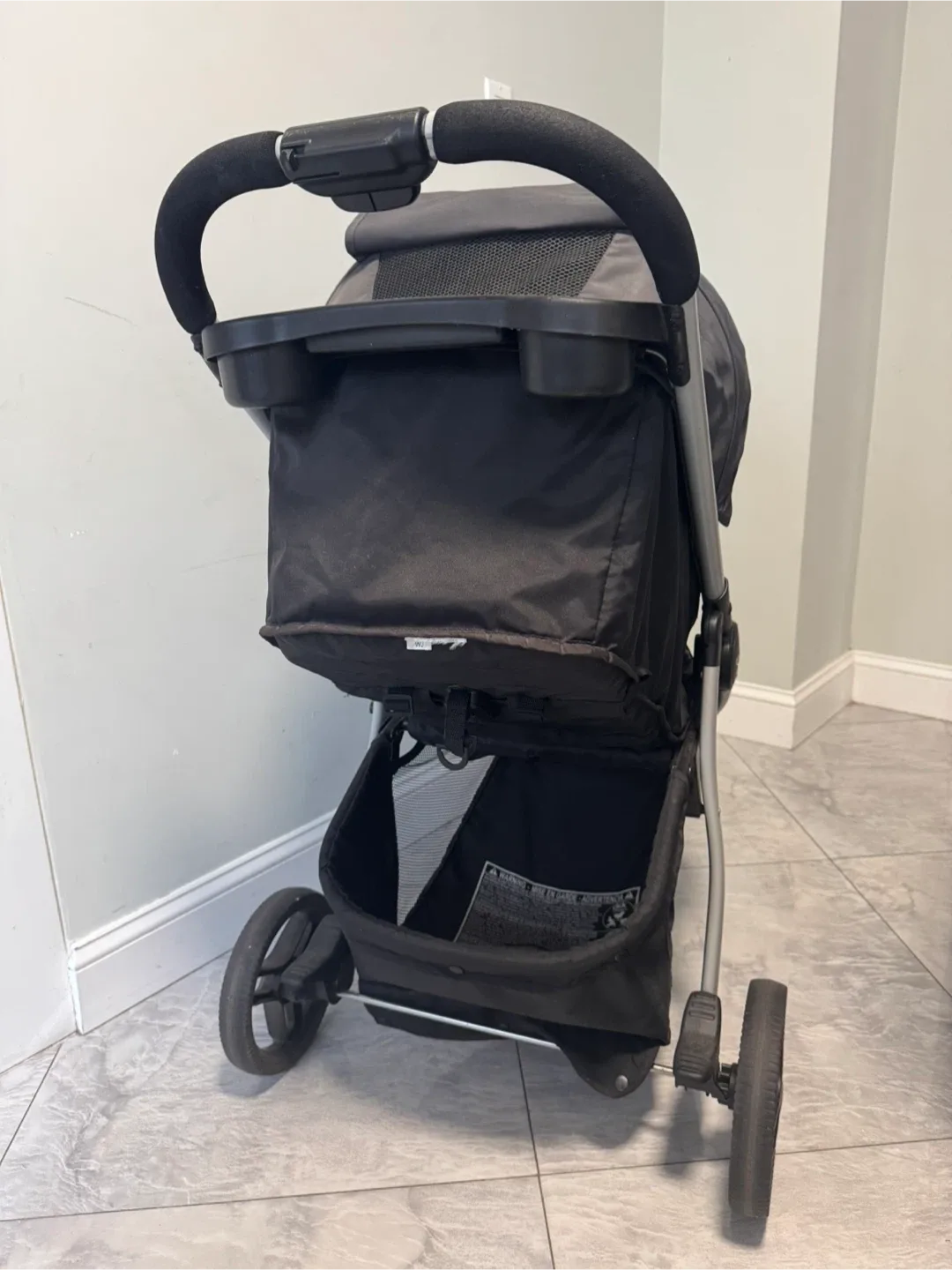 Graco Stroller - Black & Gray image indicator(2)