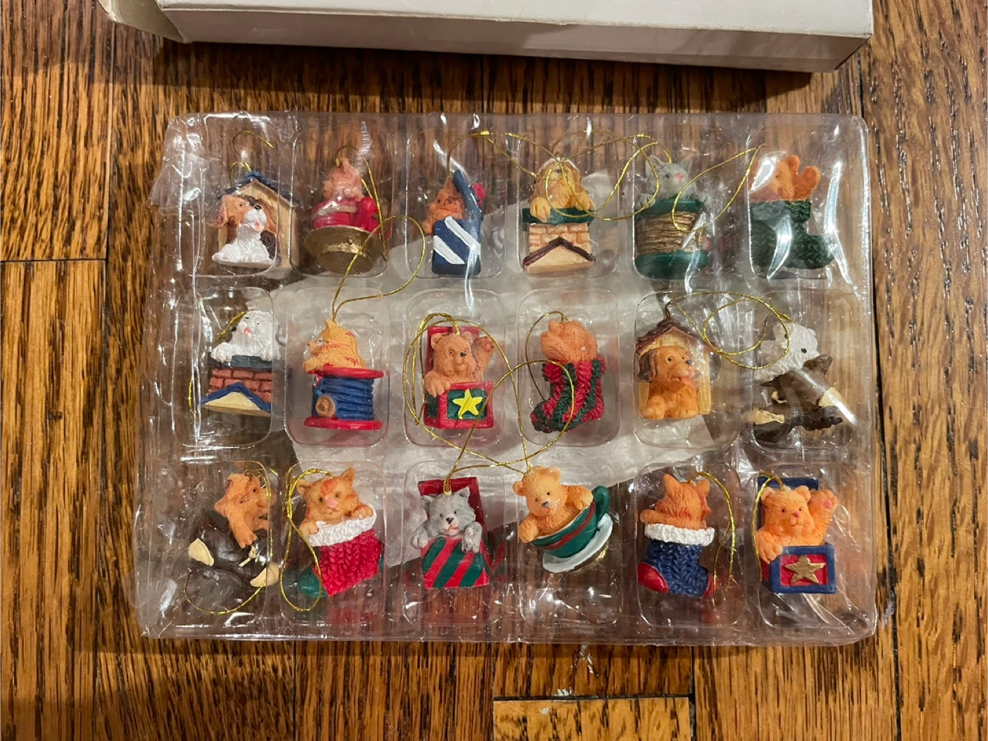 18 Pets on Parade Mini Ornaments - photo 3