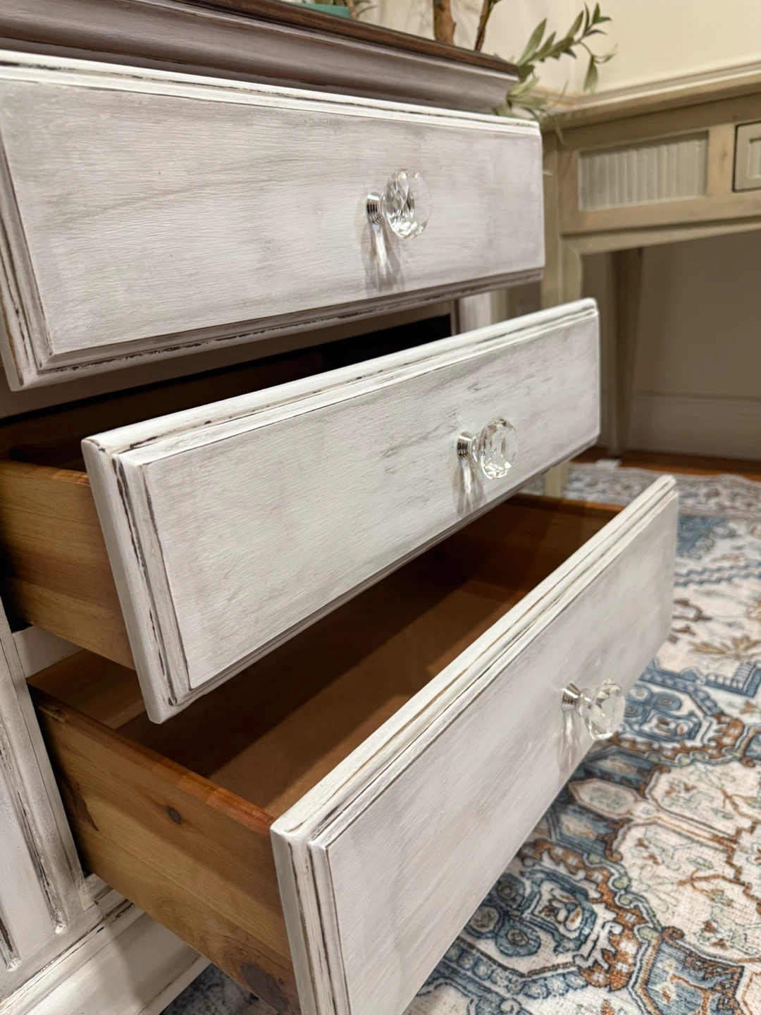 White Painted 3-Drawer Chest - photo 4