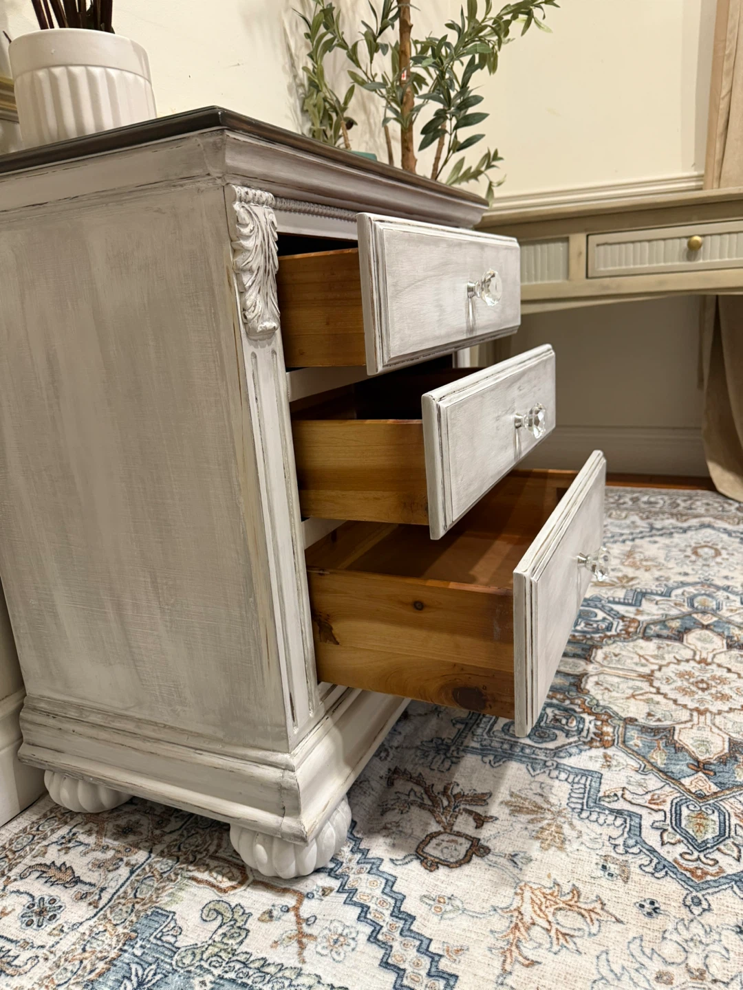 White Painted 3-Drawer Chest - photo 3