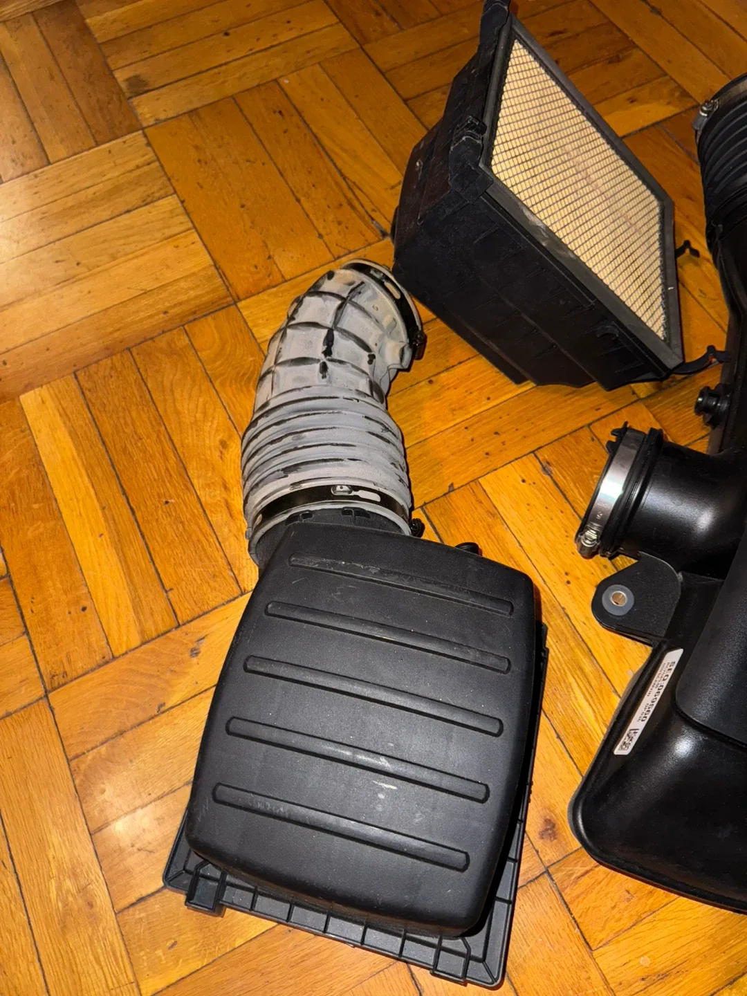 HEMI Air Intake System-dodge Durango 2024 image indicator(4)