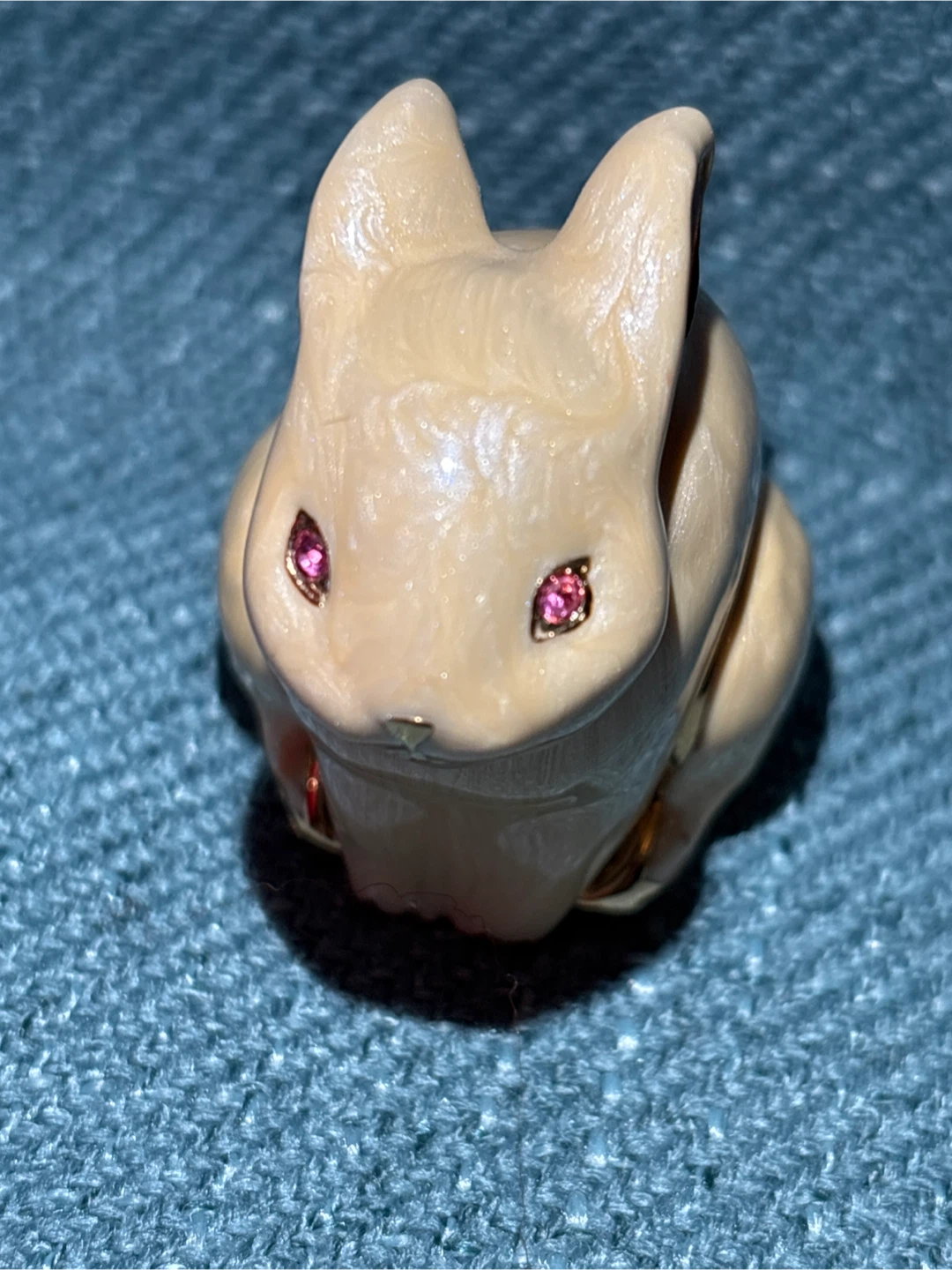 Vintage Avon Bunny compact perfume - photo 2
