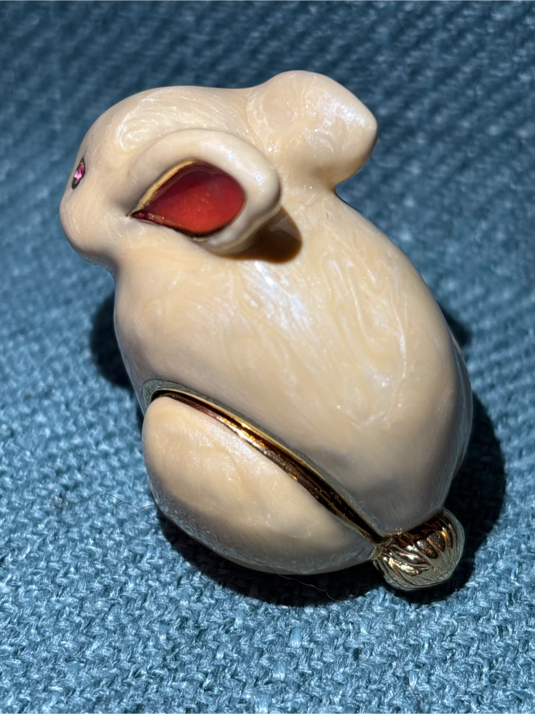 Vintage Avon Bunny compact perfume - photo 3