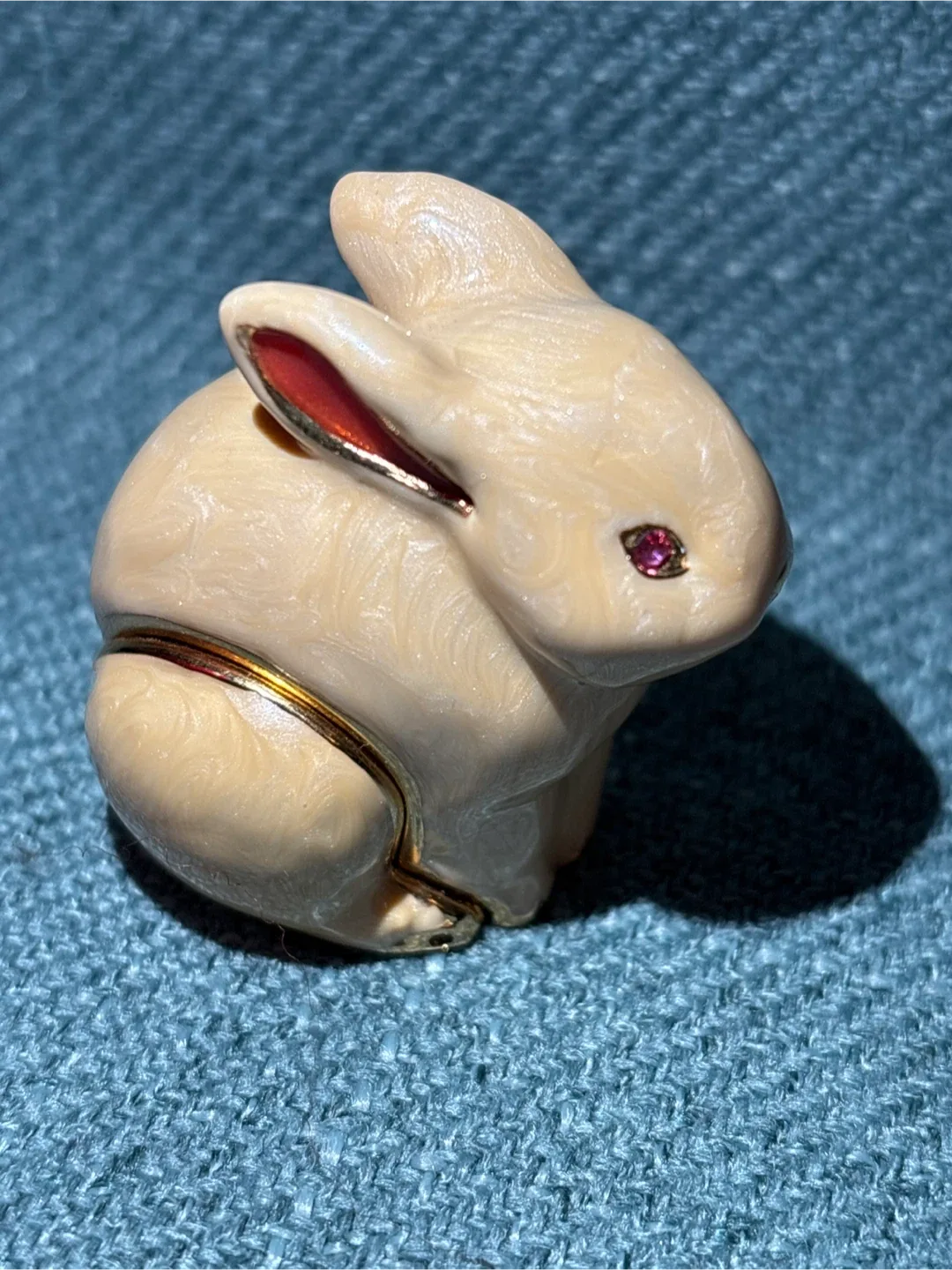 Vintage Avon Bunny compact perfume