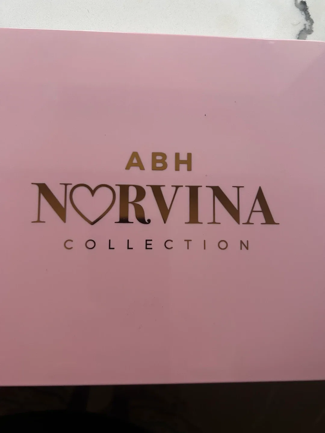 Anastasia Beverly Hills Norvina Pro Pigment Palette Vol. 4 image indicator(2)