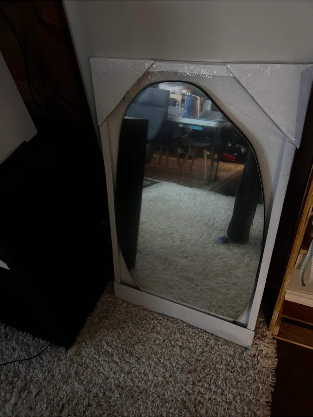 Mirrorize Canada Curvaceous Mirror 21x36 - New in Box! - photo 2
