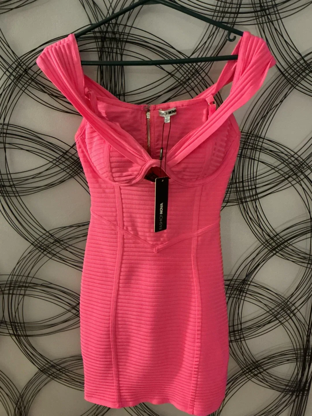 💖 Hot Pink Barbie Dream Dress – Brand New w/ Tags! image indicator(2)