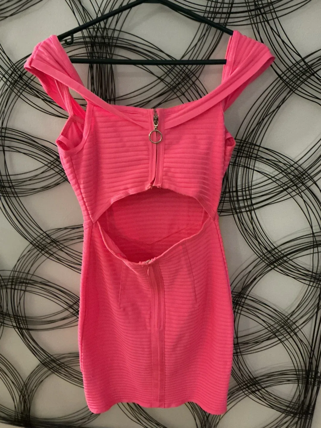 💖 Hot Pink Barbie Dream Dress – Brand New w/ Tags! image indicator(3)