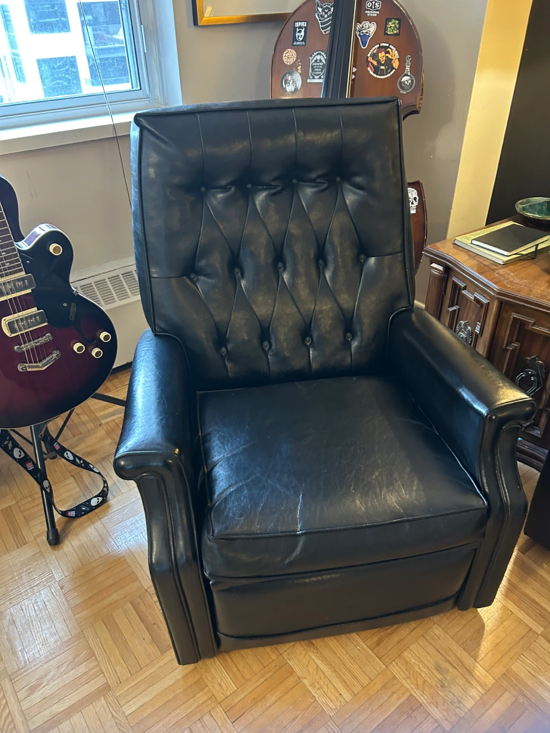 Sklar Canada Black Leather Recliner Chair
