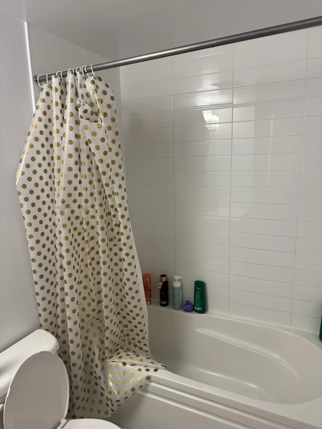 I’m renting out a room for December 1st image indicator(5)