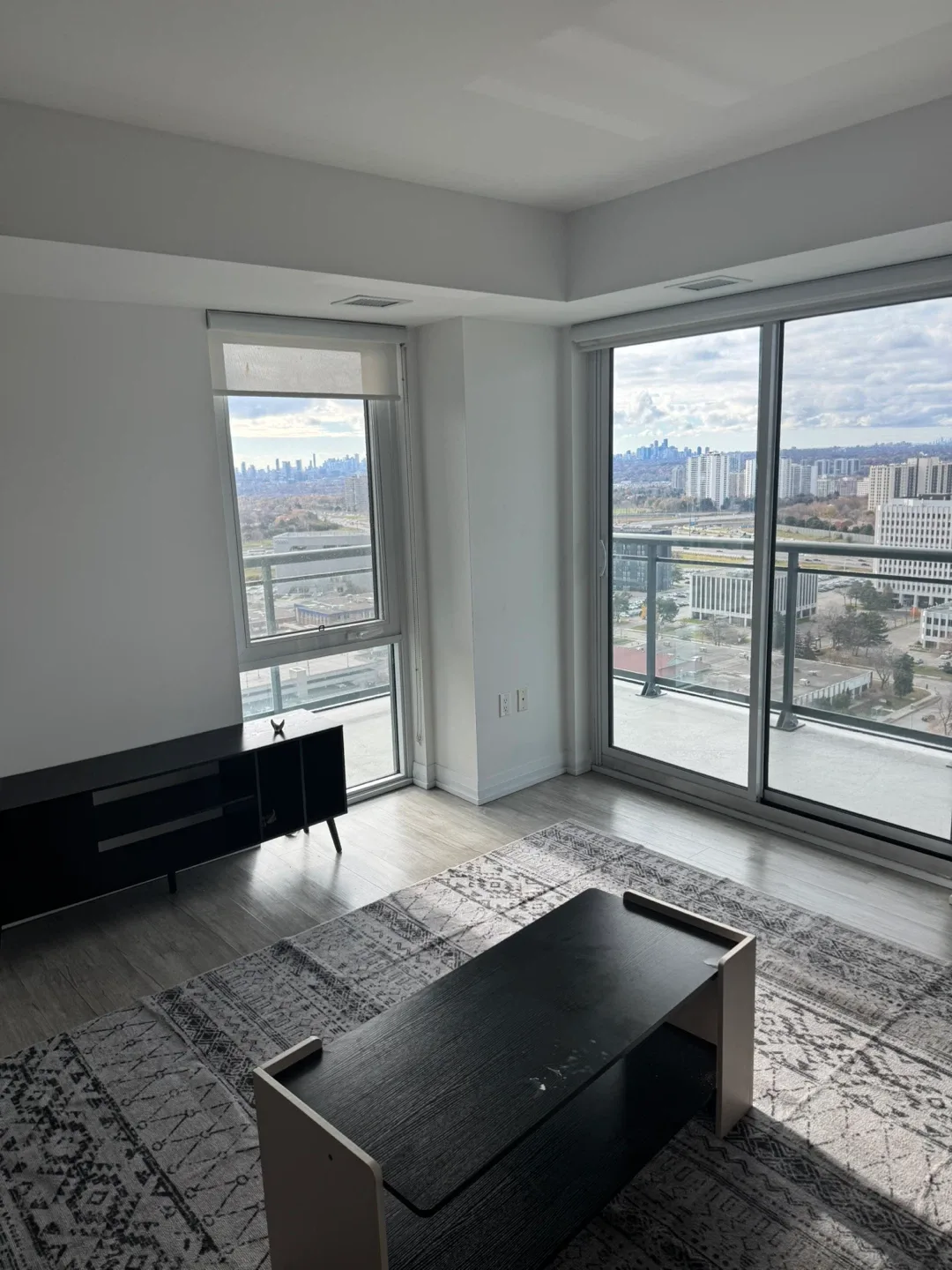 I’m renting out a room for December 1st image indicator(2)