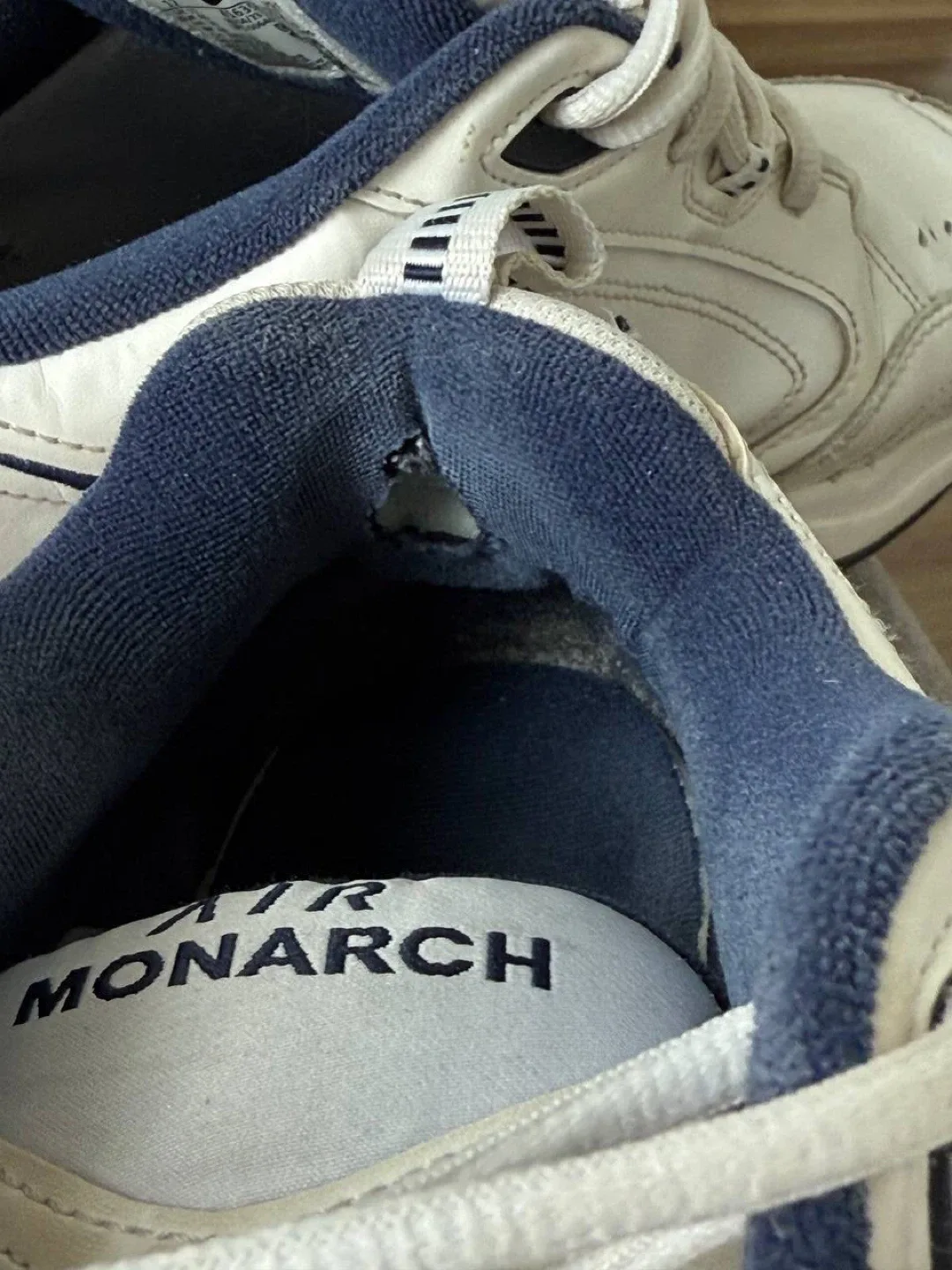 Nike Air Monarch IV - US 12 image indicator(7)