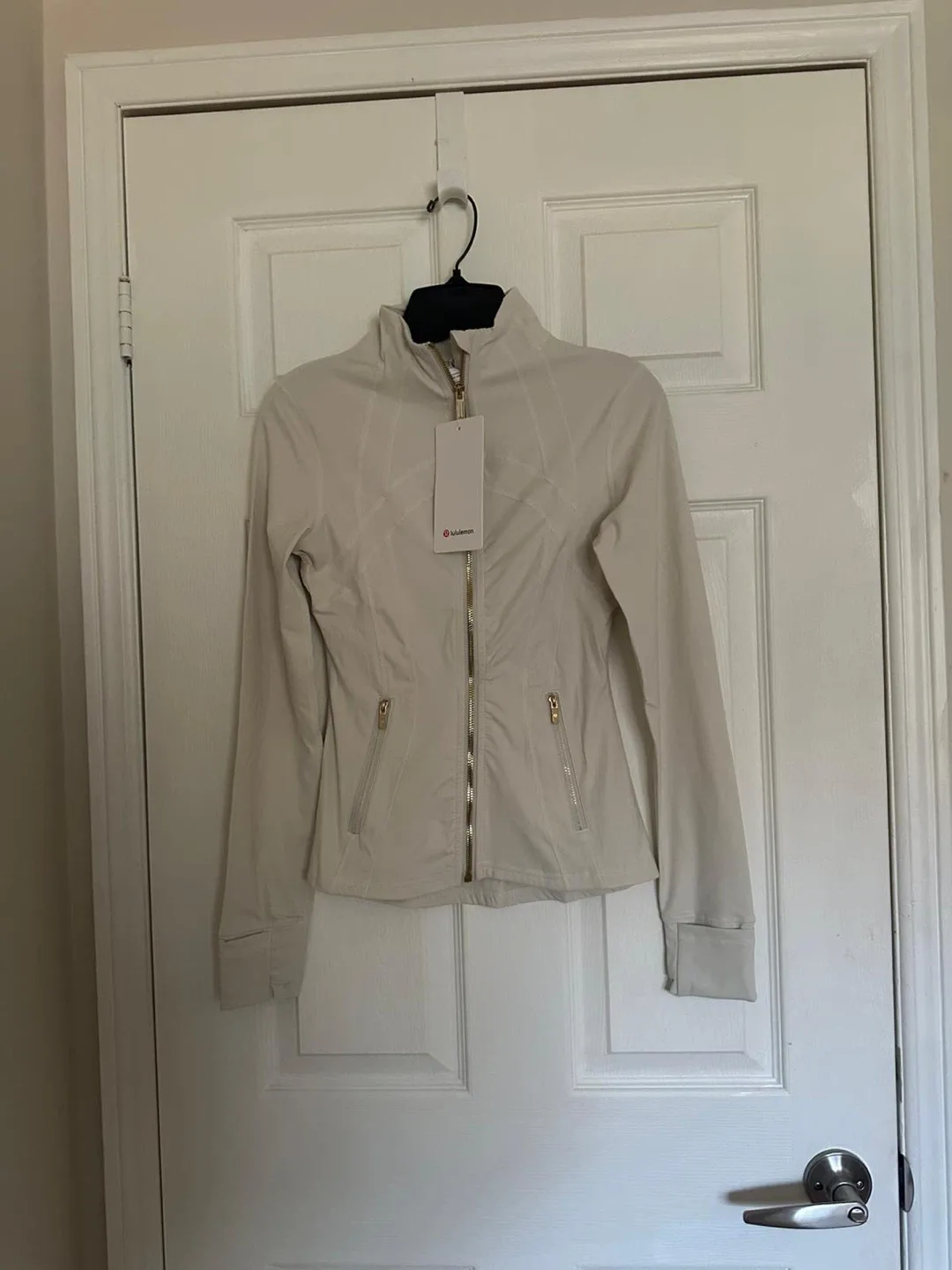 New Lululemon jacket image indicator(2)