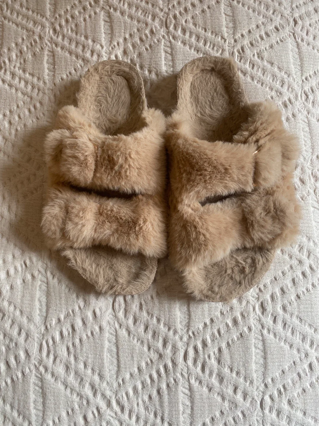 Fuzzy Beige Slippers Size 6