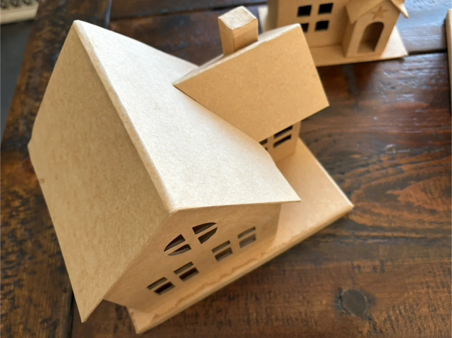 Set of 3 Unfinished Houses image indicator(4)