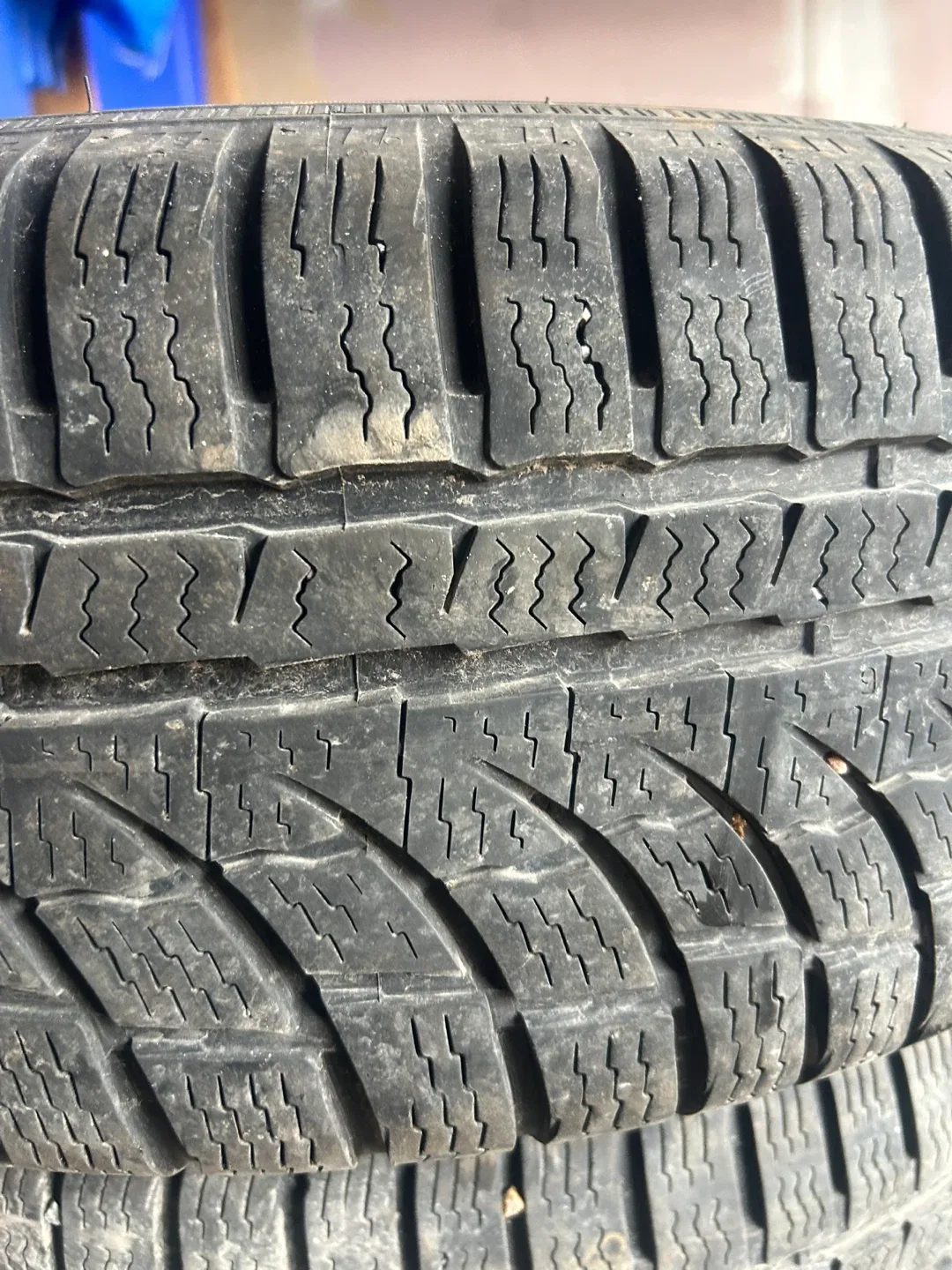 Used Winter Tires 225/65R17 image indicator(2)