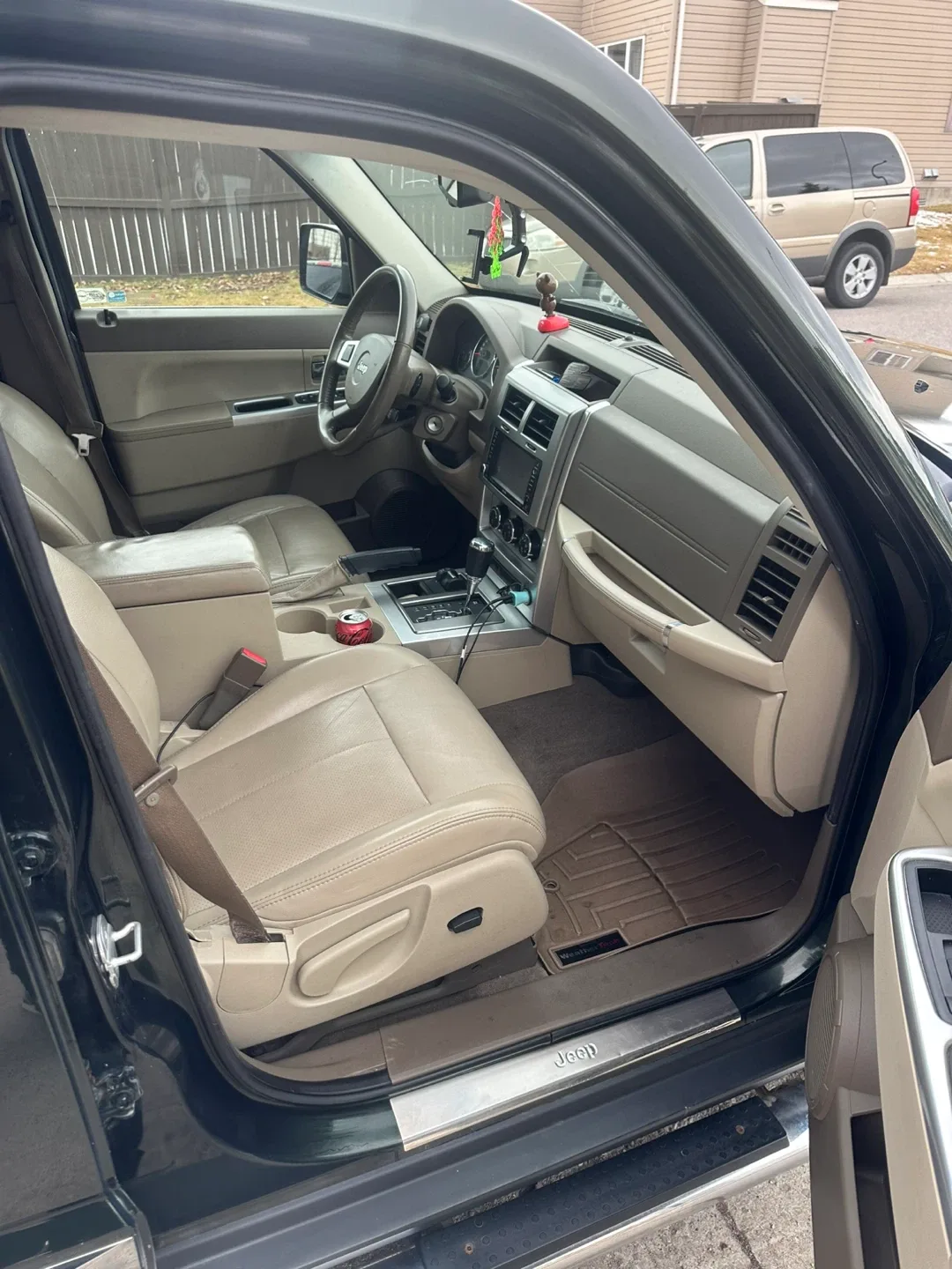 Jeep Liberty Limited SUV - 3,7 V6 4x4 image indicator(6)