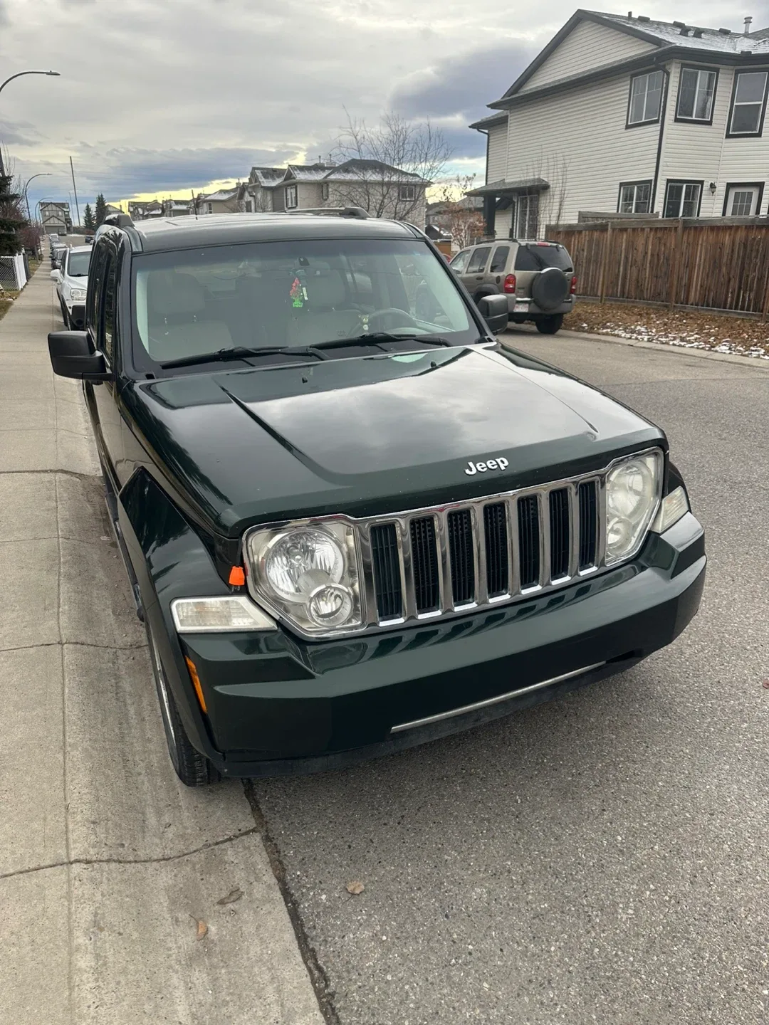 Jeep Liberty Limited SUV - 3,7 V6 4x4 image indicator(4)