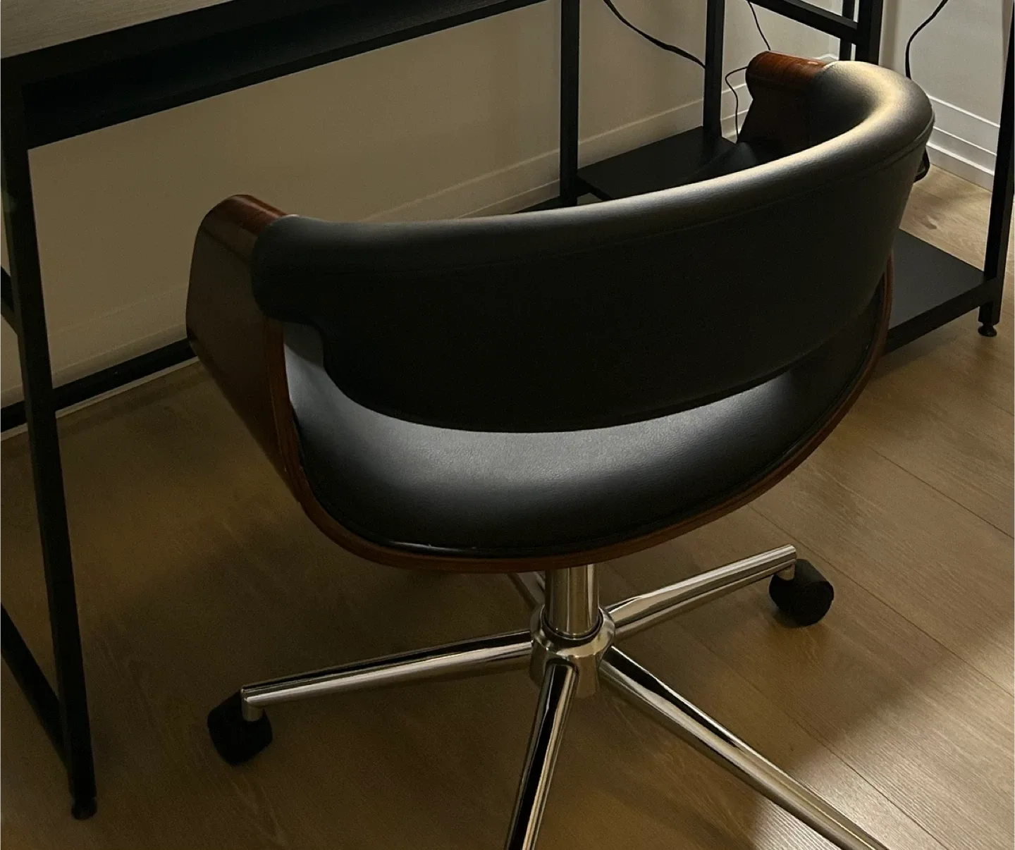 Swivel Office Chair image indicator(3)