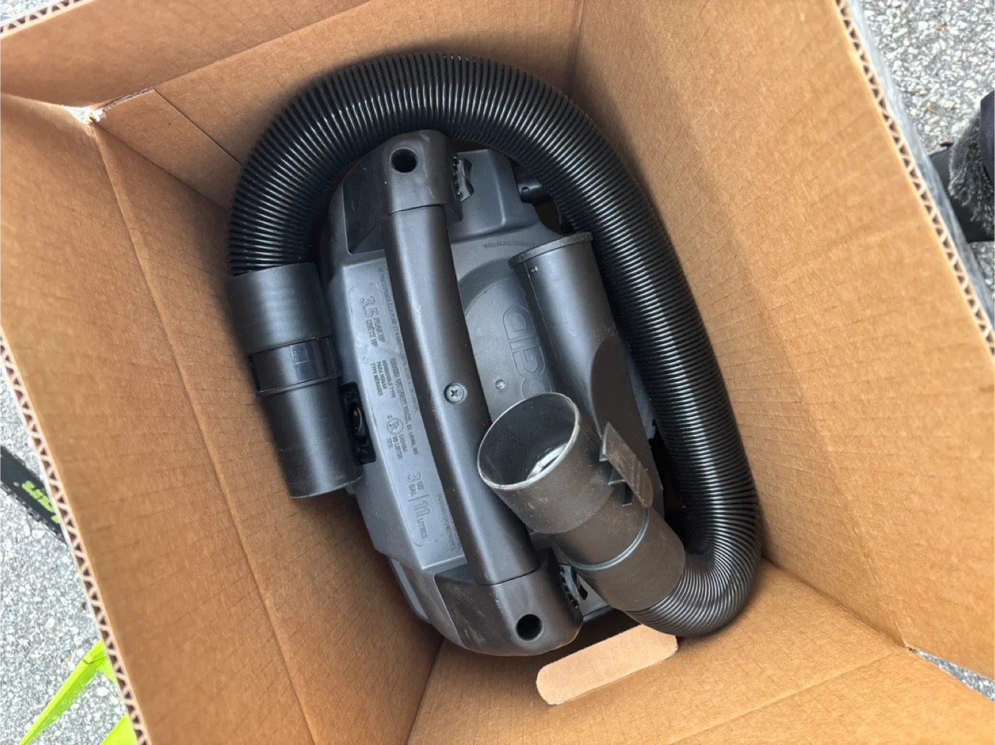 Ridgid 3 Gallon Portable Wet/Dry Vac - Like New! image indicator(2)