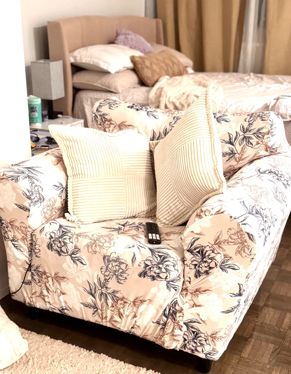 Floral Armchair with Cushions