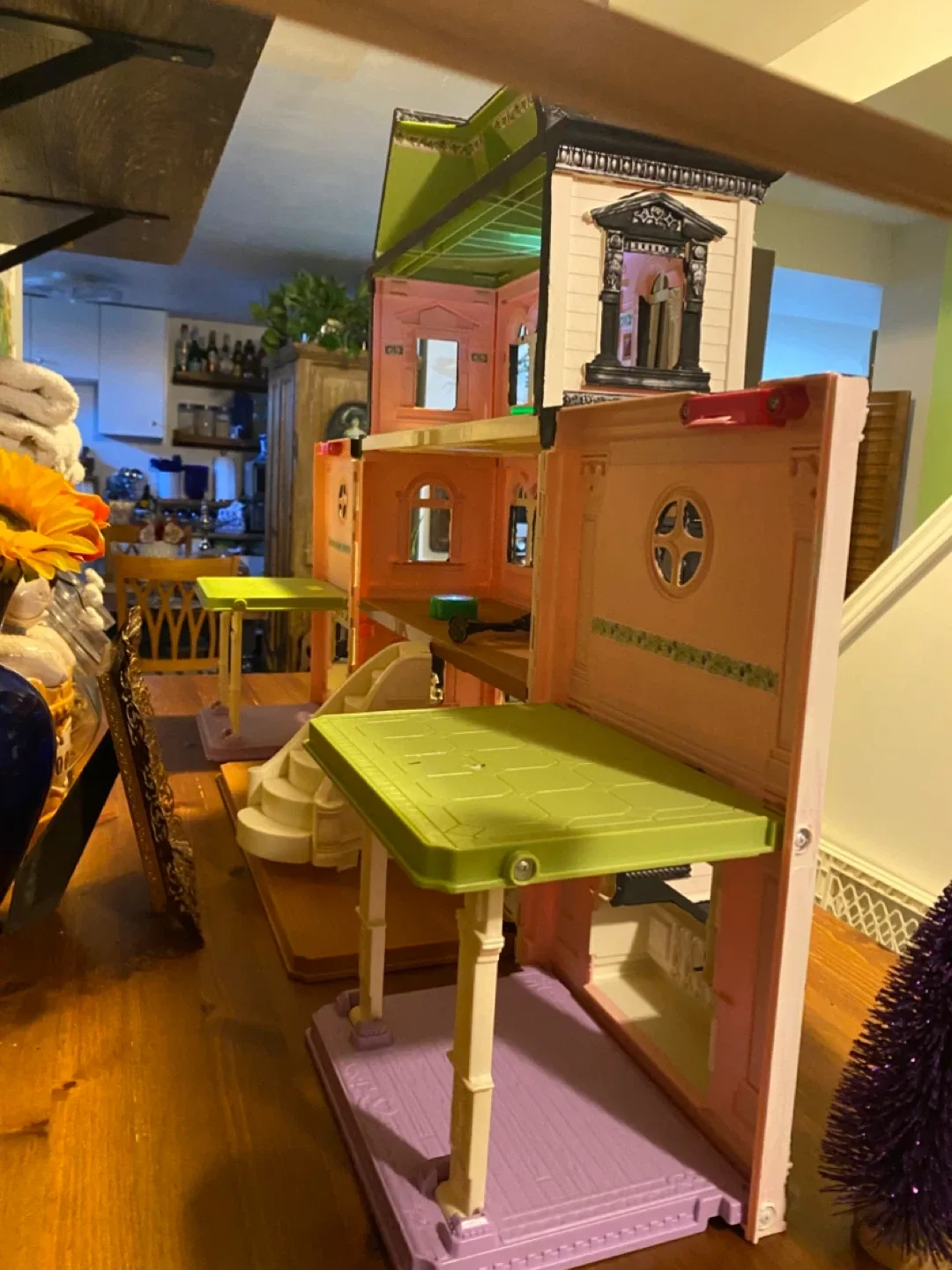 Dollhouse - Black & White image indicator(2)