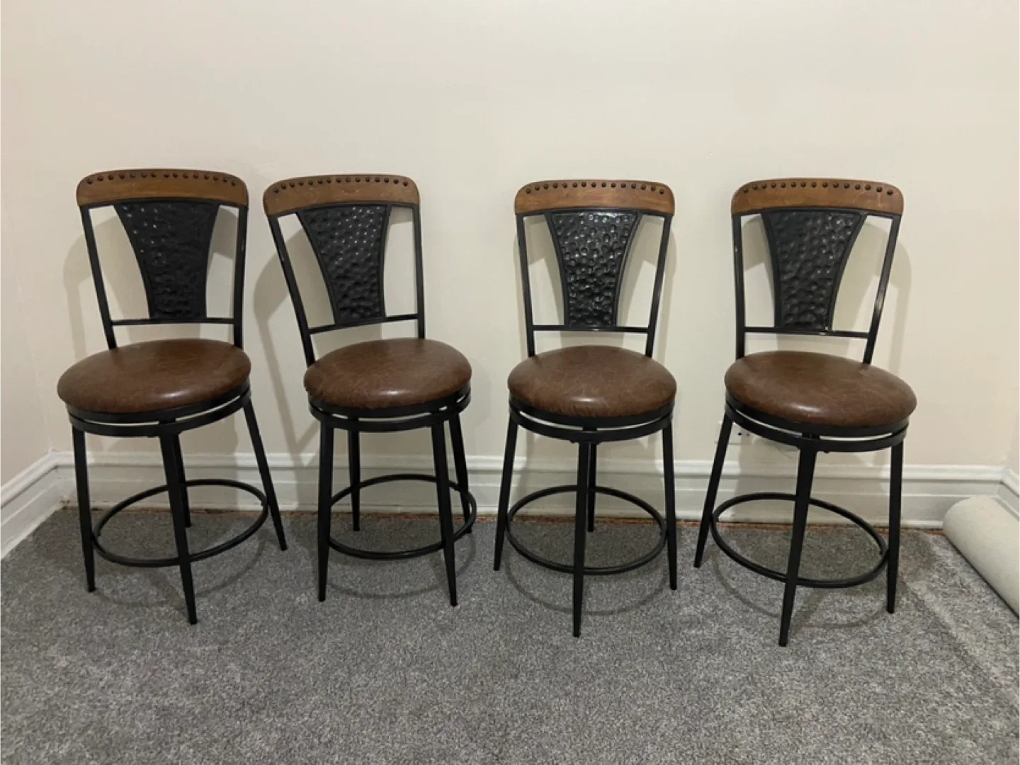 Set of 4 Bar Stools - Brown Leather & Black Metal