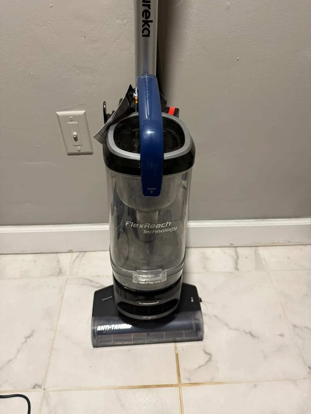 Eureka FlexReach Technology Vacuum