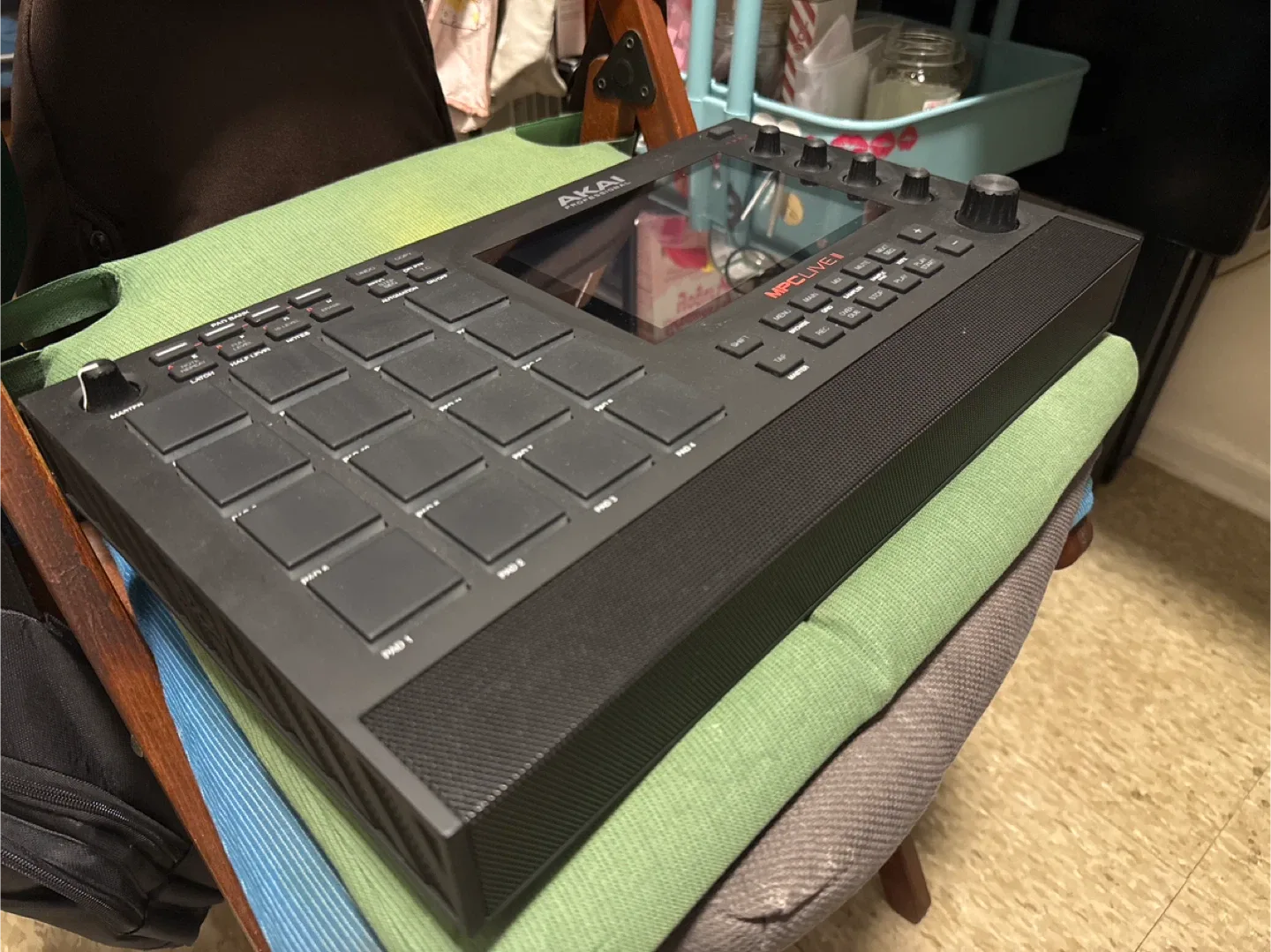 Akai Professional MPC Live II image indicator(2)