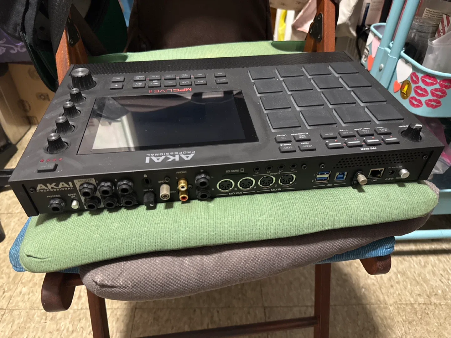 Akai Professional MPC Live II image indicator(3)